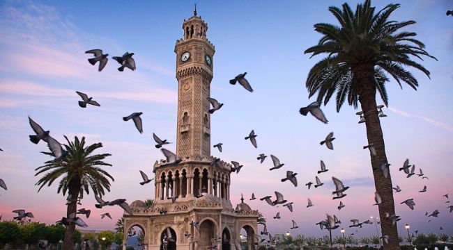 İZMİR'DE SEVDİĞİNE KOŞ