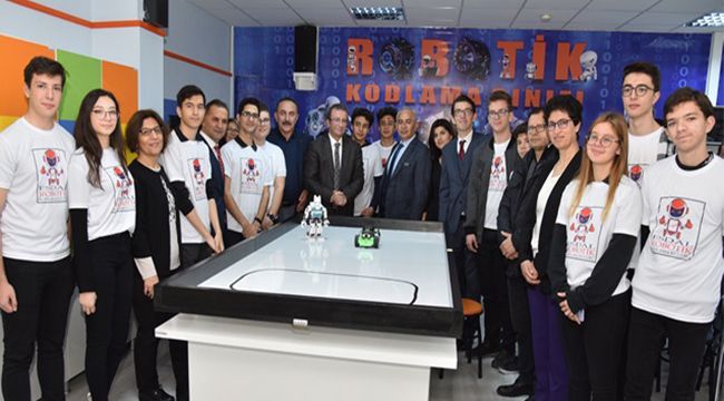 KARŞIYAKA'DA ROBOTİK KODLAMA SINIFI AÇILDI