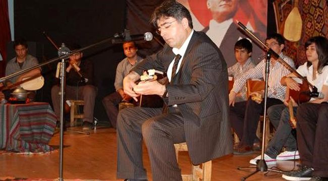 Müzik öğretmeni atölyesinde ölü bulundu