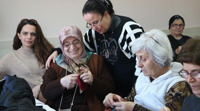 ÖRGÜLERLE GÖNÜLLERİ ISITTILAR