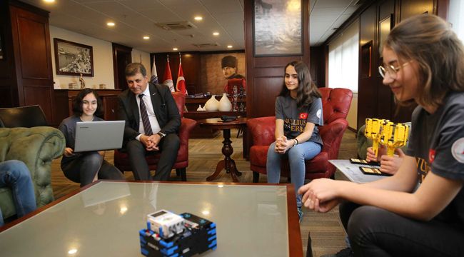 ŞEHRİ ŞEKİLLENDİREN ÇOCUKLAR