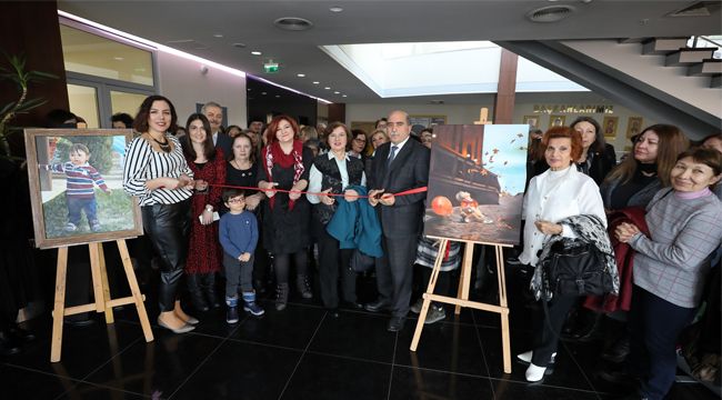 SEVGİNİN RESMİNİ ÇİZDİLER