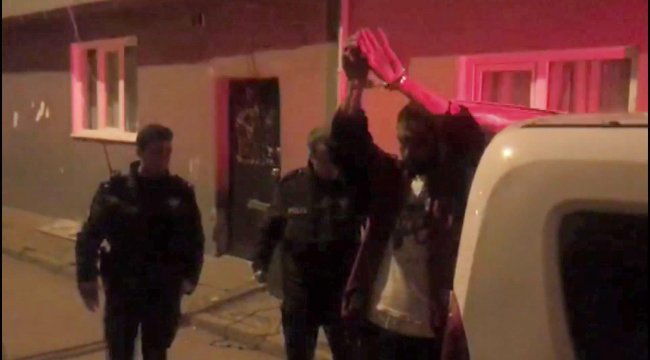 Tartıştığı husumetlisini tüfekle vurup, polise teslim oldu