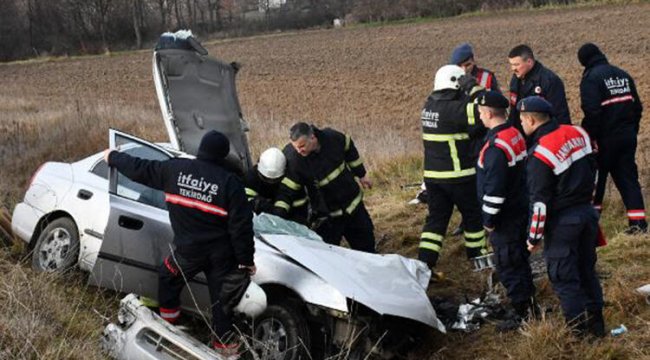 Tekirdağ'da iki araç çarpıştı: 1 ölü, 4 yaralı