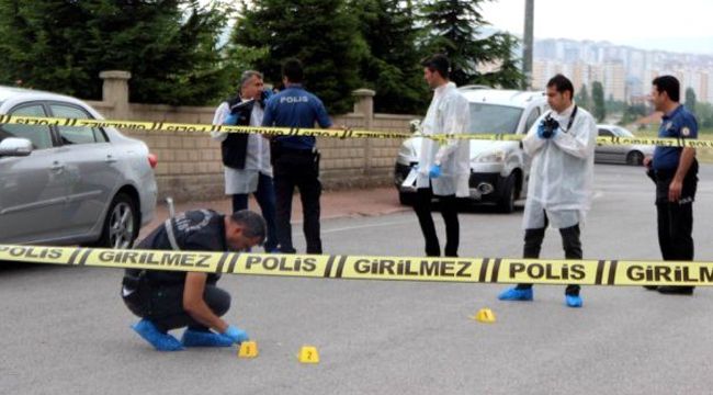 Alacak kavgasına karışan amca ve yeğeni öldürüldü