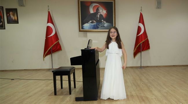 BAYRAKLI'DA PİYANO RESİTALİ