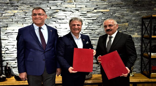 BORNOVA'DA TOPLU SÖZLEŞME SEVİNCİ