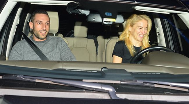 Burcu Esmersoy  ve Allan Hakko aşkı belgelendi