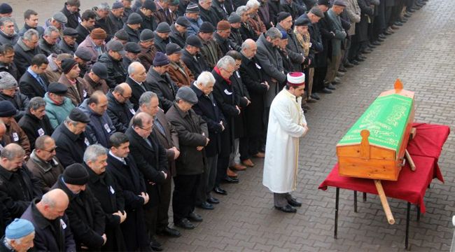 Cenaze defin işlemlerinde koronavirüs tedbiri