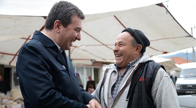 GÖÇBEYLİ BAŞKAN KOŞTU’YU BAĞRINA BASTI