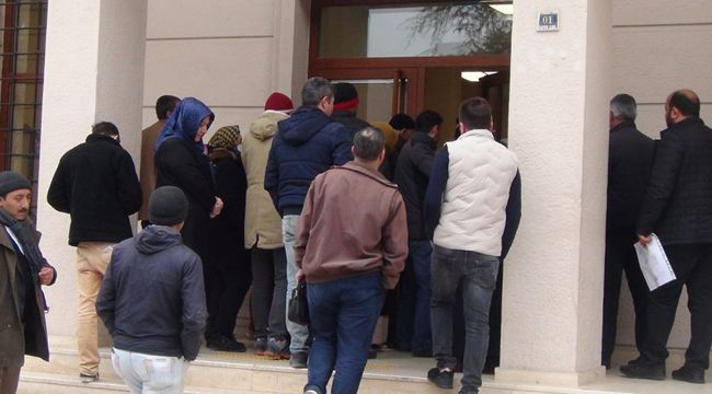 İÇERiDEKİLER CAN, DIŞARIDAKİLER CANAN