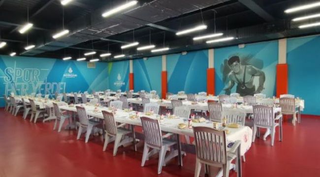 İstanbul'da sokakta yaşayanlar spor salonlarına yerleştiriliyor