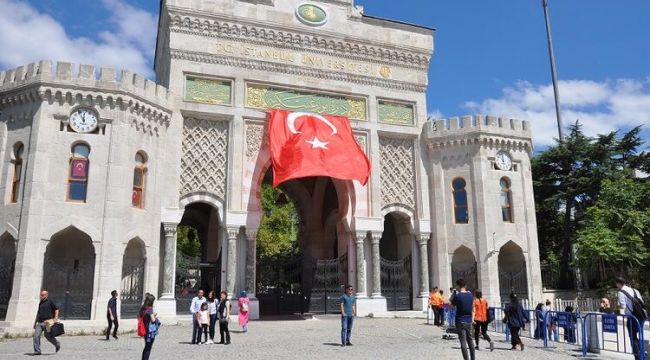 İstanbul Üniversitesi, 900'ü aşkın ders kitabını dijital ortamda öğrencilere açtı