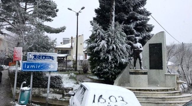 İZMİR BEYAZLARA BÜRÜNDÜ