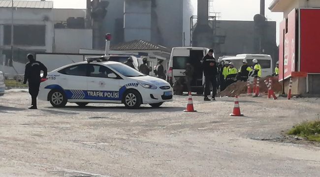 İzmir'de bir kadın bıçakla rehin alındı
