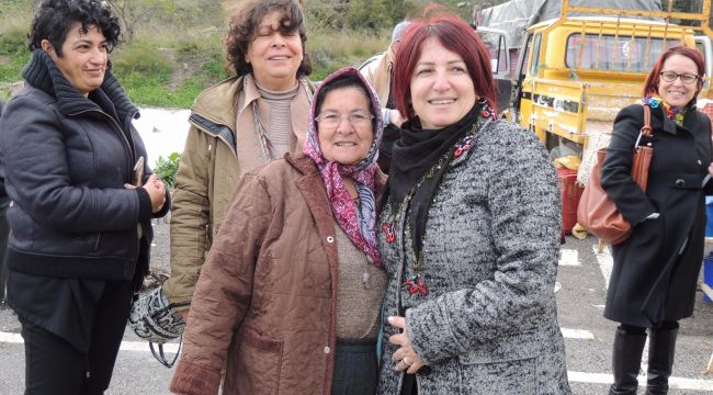 KARABURUN’DAN YAŞLILARA MARKET HİZMETİ
