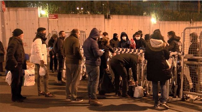 Karantindaki tanıdıklarına eşya taşıdılar