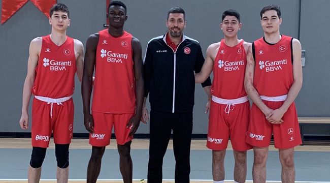 Pınar Karşıyaka’nın milli gururları