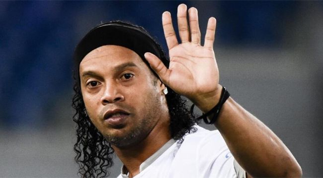 Ronaldinho gözaltına alındı