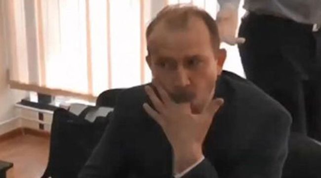 Rüşveti kanıtlayan belgeleri yedi