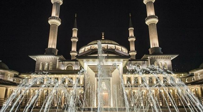 Türkiye'de sadece Millet Camii'nde cuma namazı kılınacak
