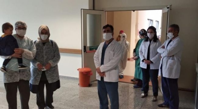 14 aylık bebek koronayı yendi