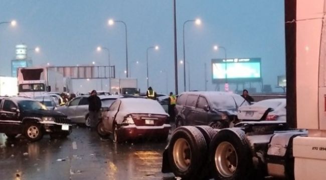 ABD'de  60 araç birbirine girdi