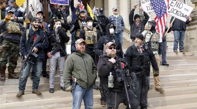 ABD'de corona virüse karşı silahlı gösteri