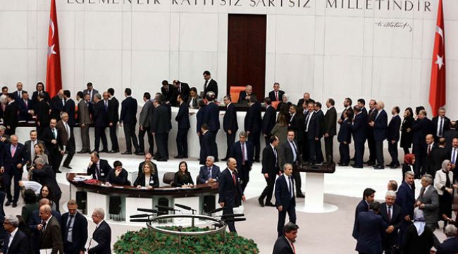 AK Partili vekillerden, 7 milyon 325 bin lira destek