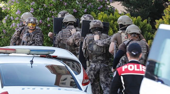 Ankara'da 2 çocuğunu silahla rehin alan baba, tutuklandı