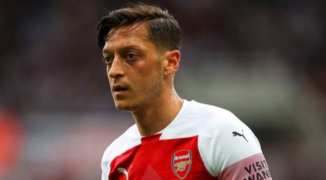 Arsenal'de Mesut Özil krizi