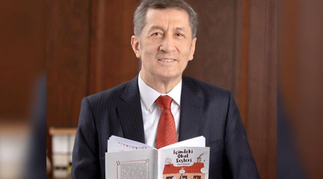 Bakan Selçuk'tan öğrencilere '23 Nisan' hediyesi kitap