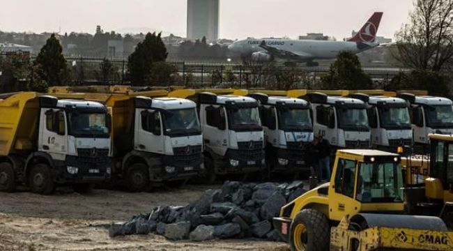 Balkan ülkelerine tıbbi yardımlarını taşıyan uçak yola çıktı