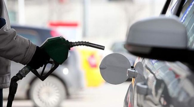 Benzine 15 kuruş zam yapıldı