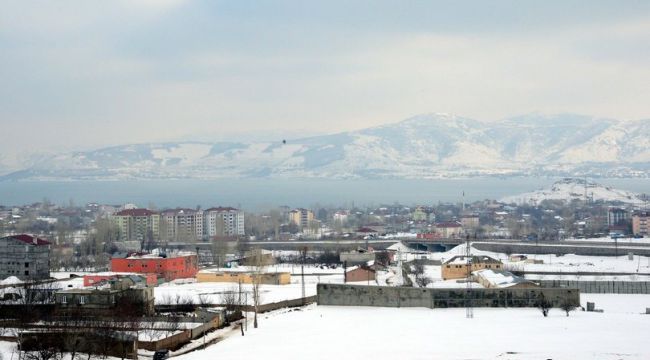 Bitlis'te 3 köy ve 9 apartman karantinaya alındı