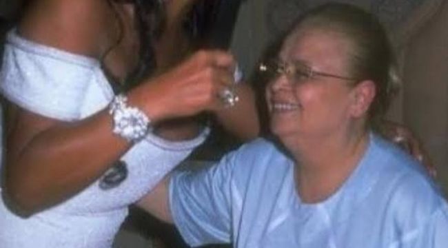 Bülent Ersoy'un annesi hayatını kaybetti