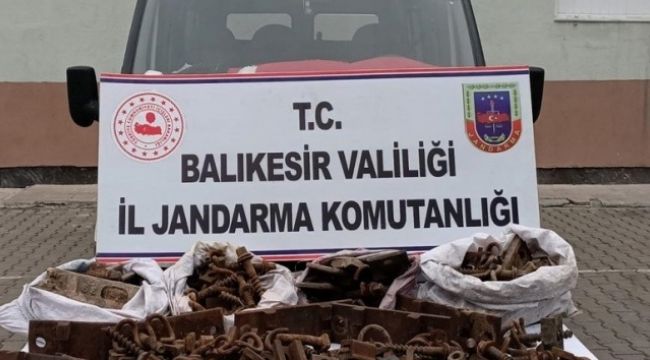 Demir yolu malzemelerini çalarken suç üstü yakalandılar