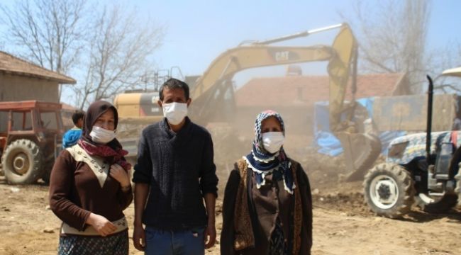 Elektrik kablosundan çıkan yangın 2 çocuklu aileyi evsiz bıraktı