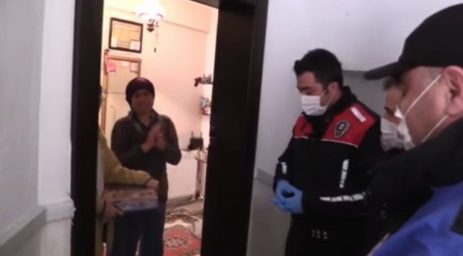 Evden çıkamayan genç kıza polis zeka oyunu getirdi