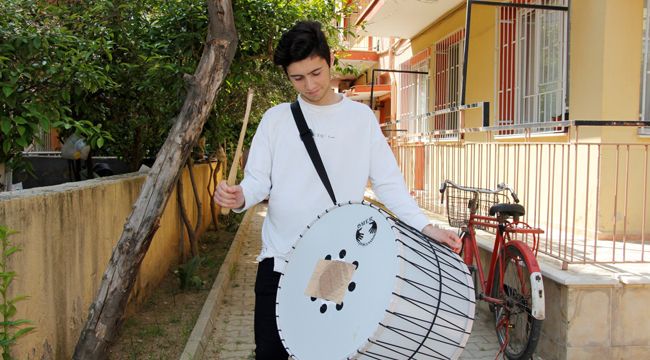 Fenomen davulcuya Demet Akalın iş teklif etti