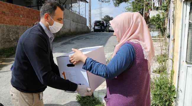 Gaziemir'de bin 200 aileye gıda yardımı