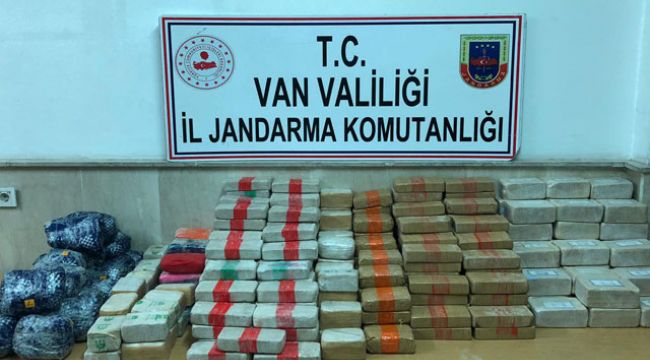 İran sınırında 216 kilo uyuşturucu ele geçirildi
