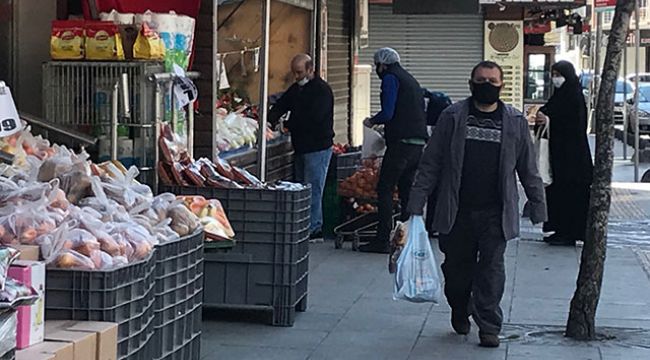 Dün alışveriş yoğunluğundan kaçanlar bugün marketlere koştu