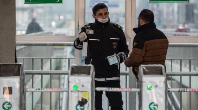 İstanbul'da toplu taşımada maskeli dönem başladı