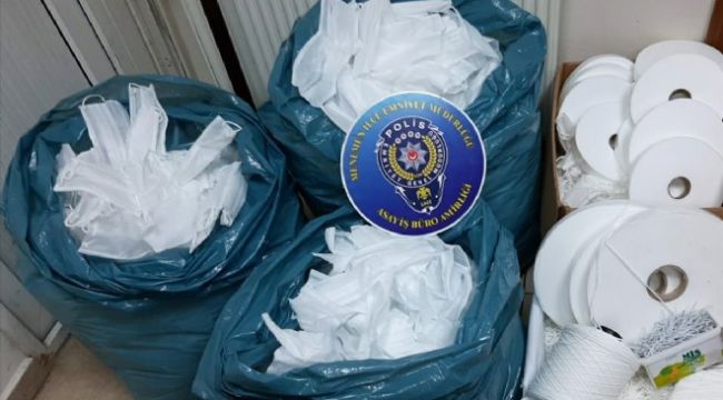 İZMİR'DE KAÇAK MASKE BASKINI