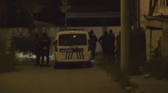 İzmir'de metruk binaya kumar baskını