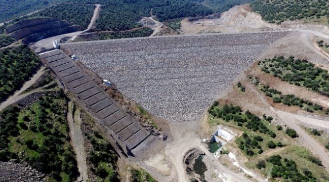 İZMİR'DEKİ DEV BARAJIN GÖVDESİ TAMAMLANDI