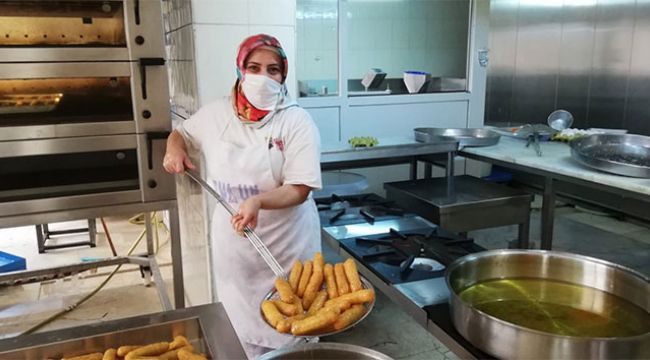 Kadayıf dolması iftar sofraları için hazır