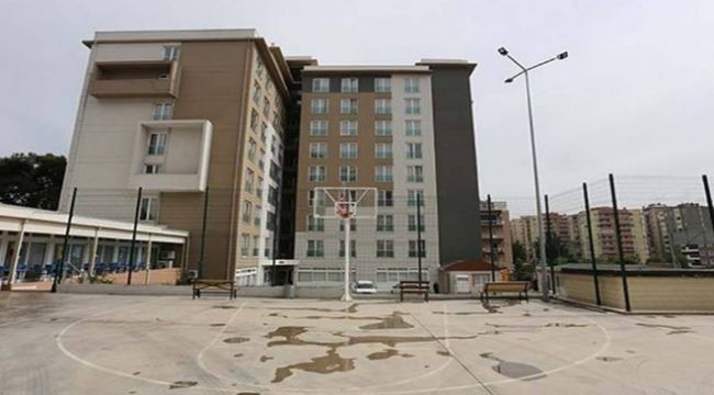 Kamerun'dan gelenler İzmir'deki yurda yerleştirildi