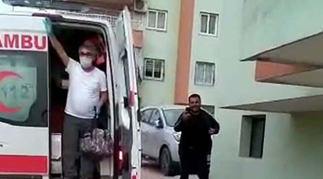 Koronavirüs tedavisinin ardından komşuları alkışlarla karşıladı